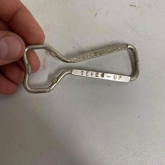 Vintage Metal Fresh Up With Seven Up Bottle Opener 7Up 7-Up Soda Pop - HLN - Picture 1 of 2